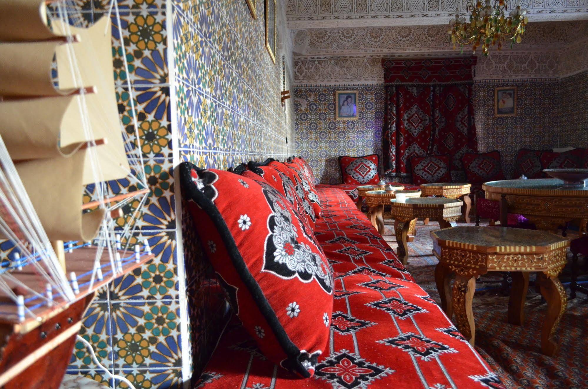 Hotel Sahara 에사우이라 외부 사진